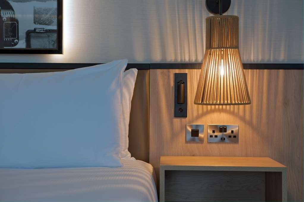 Hotel Doubletree By Hilton London Elstree à Borehamwood Chambre photo