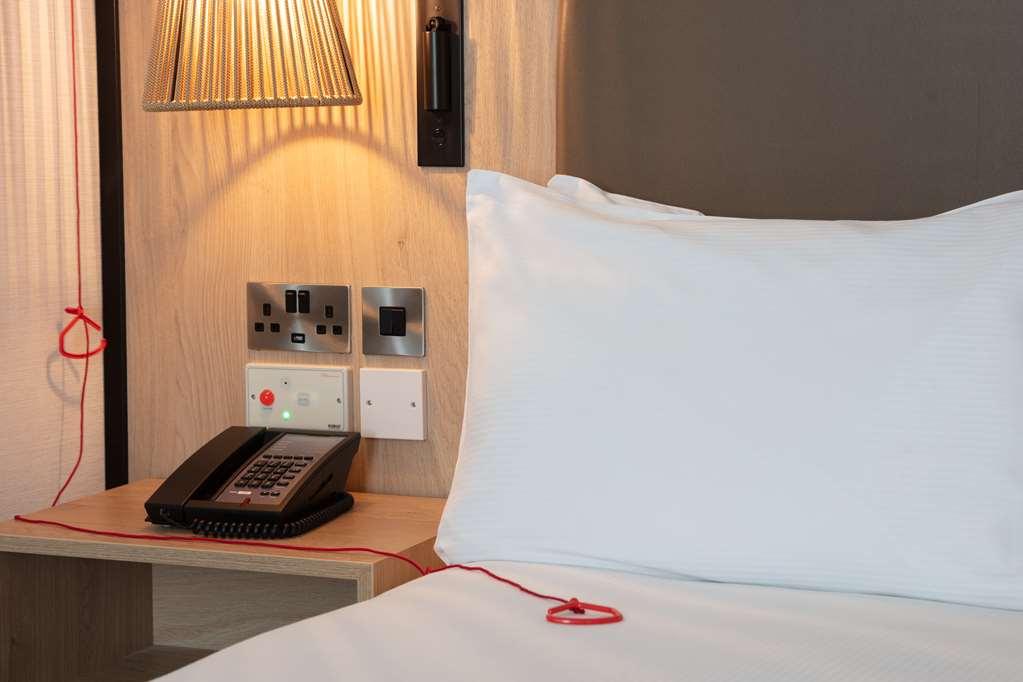 Hotel Doubletree By Hilton London Elstree à Borehamwood Chambre photo