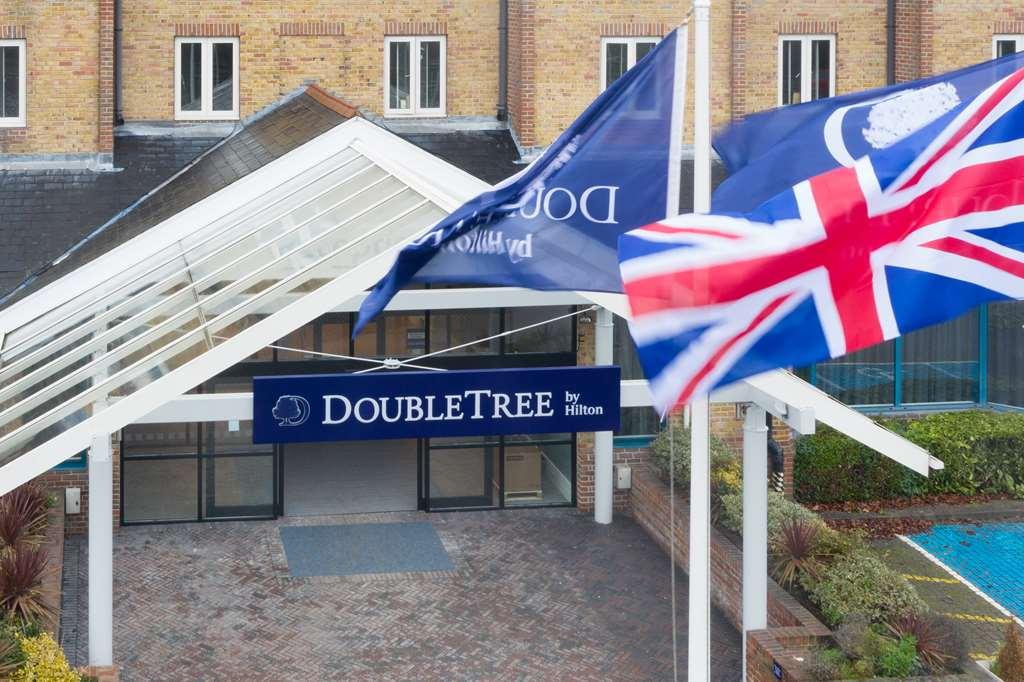 Hotel Doubletree By Hilton London Elstree à Borehamwood Extérieur photo