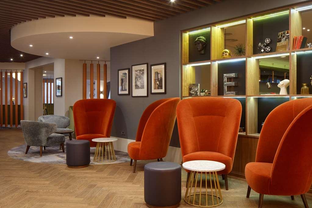 Hotel Doubletree By Hilton London Elstree à Borehamwood Intérieur photo