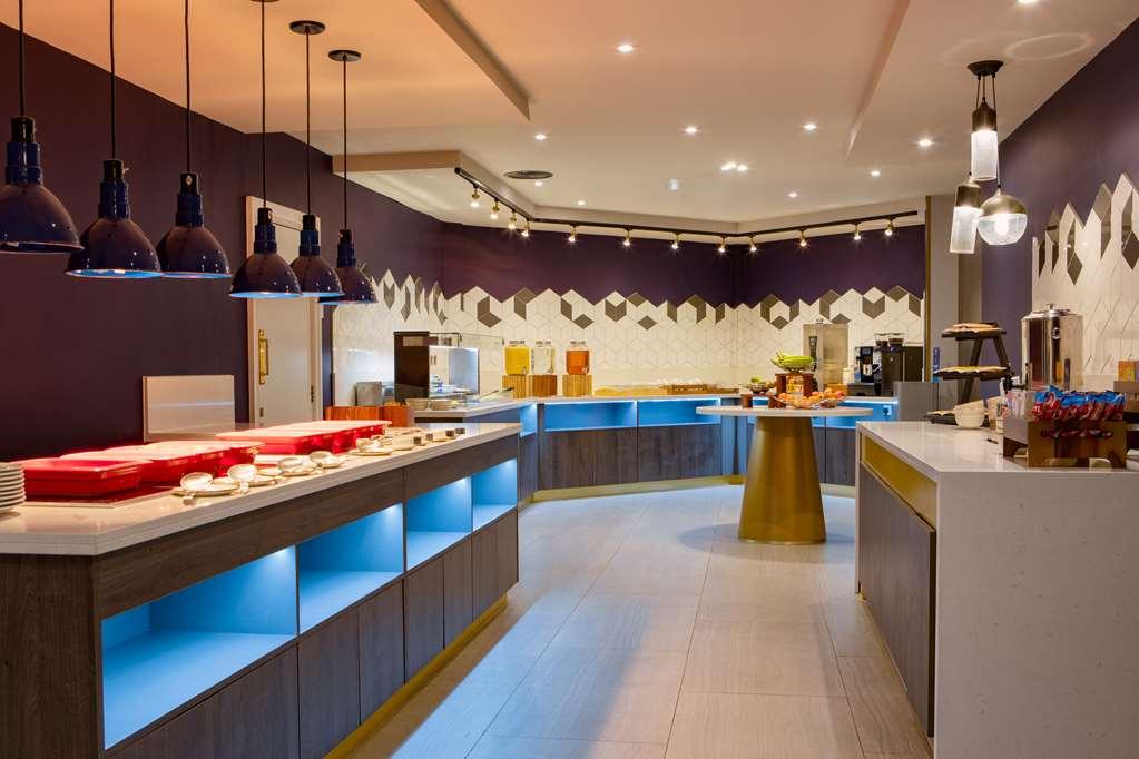 Hotel Doubletree By Hilton London Elstree à Borehamwood Extérieur photo