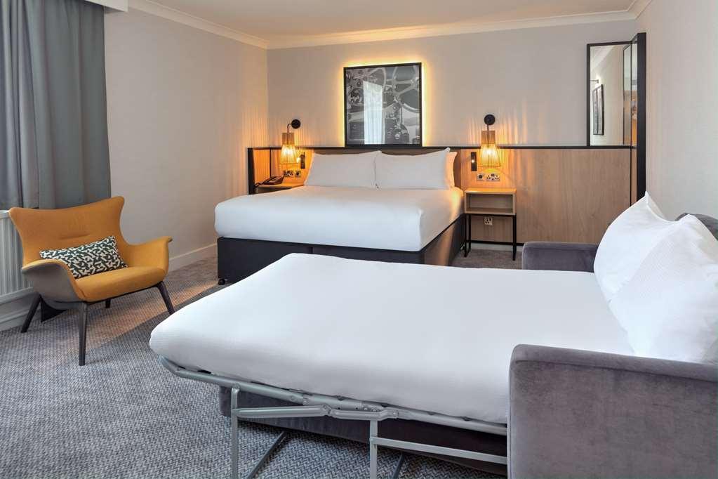 Hotel Doubletree By Hilton London Elstree à Borehamwood Chambre photo